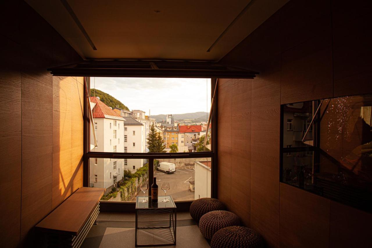 Contemporary Apartment With Fireplace & Terrace Banska Bystrica Exterior photo