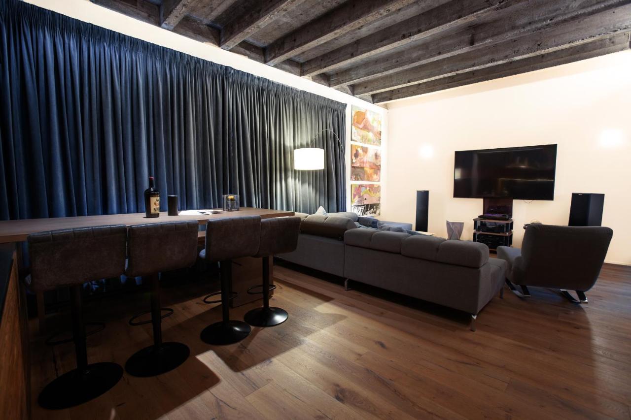 Contemporary Apartment With Fireplace & Terrace Banska Bystrica Exterior photo